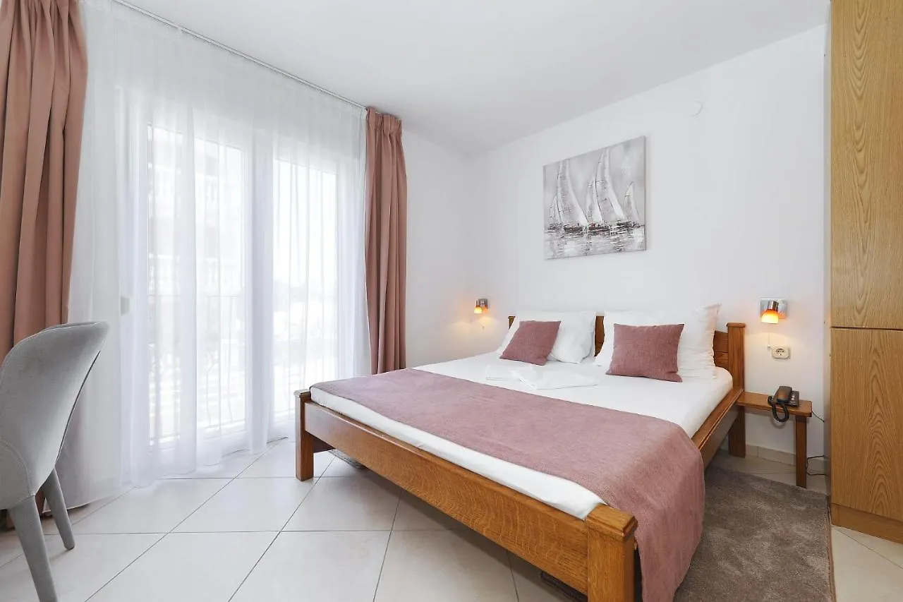 Hotel Beni Vrsi 3*,